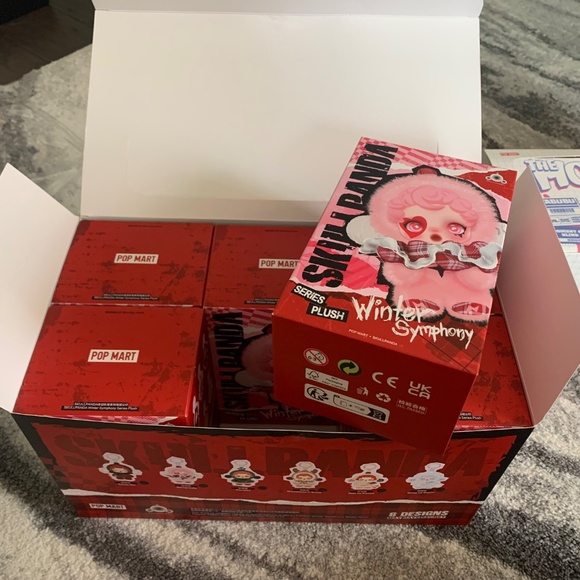 Pop Mart Skull Panda Blindbox - Picture 2 of 3
